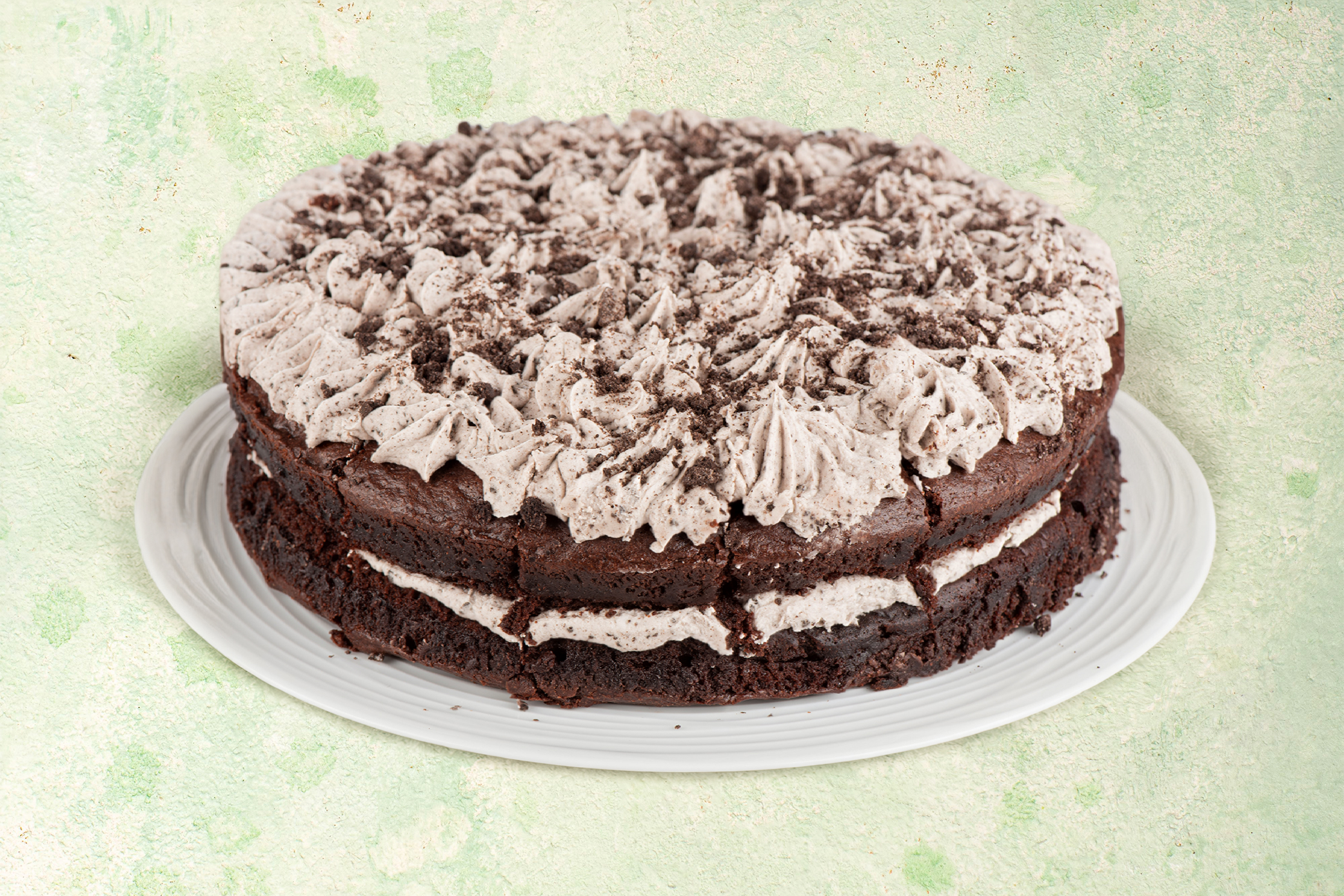 VG-Cookies-and-Cream-cake Vegan cookies and cream cake with chocolate cookie topping.